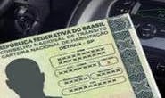 Motorista é multado com carteira vencida ao entrar no quartel da PM