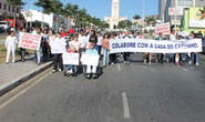 Araxaenses voltam às ruas para manifestar pela Casa do Caminho