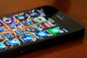 Homem rouba celular em loja do Centro