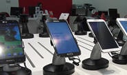 Homens furtam 5 celulares no centro