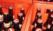 Ladrões furtam cerveja, isqueiros e cigarros