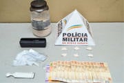 PM apreende mais de 1 kg de cocaína em Araxá