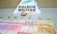 PM encontra 1,5 mil pedras de crack durante abordagem a jovem e menor