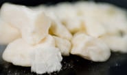 PM prende homem com crack durante operação antidrogas