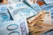 Revira casa e furta R$ 6,8 mil em dinheiro
