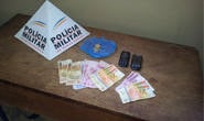 PM flagra jovens com drogas no Bom Jesus
