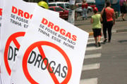 Sogra viciada em drogas é acusada de furtar dinheiro na casa da nora