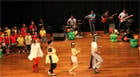 Alunos da Escola de Música divertem em apresentação