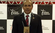 Eustáquio Pereira recebe Medalha Alferes Tiradentes