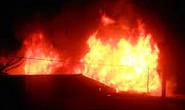 Ex-ocupantes incendeiam casa no Pão de Açúcar 3