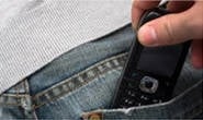 Mulher suspeita de sobrinho por furto de celulares e dinheiro
