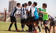 Infantil e Juvenil do Gansinho vencem em casa