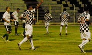 Araxá vence a primeira, e de virada