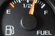 Indivíduos dão calote em posto de gasolina