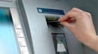 Idosa cai em golpe e perde R$ 3.200
