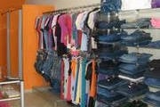 PM prende autora de furto de roupas em loja