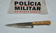 Mulher esfaqueia marido no bairro São Domingos