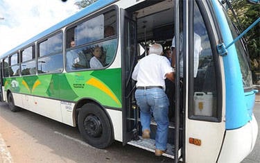 Idosos mineiros terão direito a viajar gratuitamente