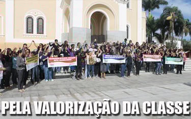 Profissionais da Educação reivindicam melhores salários e plano de carreira