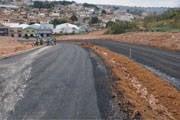 Avenida na encosta do Parque do Cristo já está sendo asfaltada