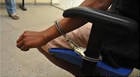 Homem é preso por ameaçar e agredir pai e esposa