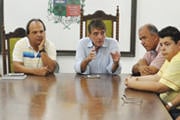 Prefeito participa de reunião com proprietários de açougues
