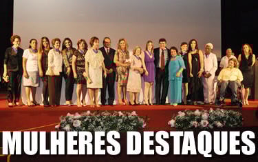 Reunião solene da Câmara Municipal homenageia mulheres