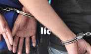 Suspeitos tentam fugir e esconder droga da polícia
