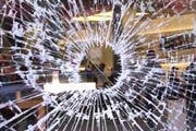Loja de roupas é furtada durante a madrugada
