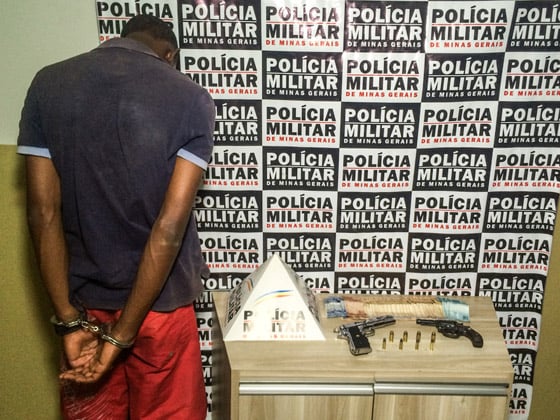 PM prende autor com duas armas