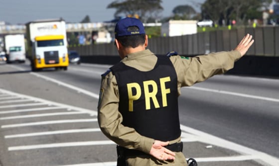 PRF registra 84 mortes e autua 45 mil por excesso de velocidade no feriado