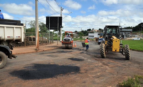 Prefeitura inicia operação tapa buracos na av. João Paulo II