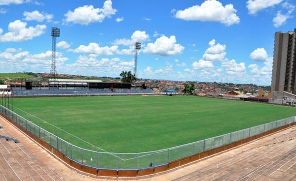 Corpo de Bombeiro exige adequações no Estádio Municipal Fausto Alvim
