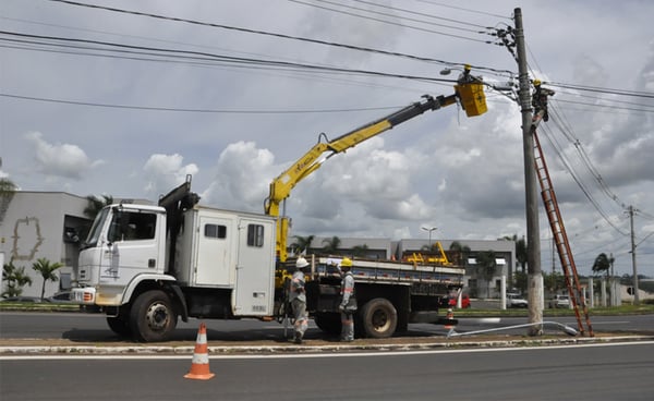 Avenida José Ananias de Aguiar ganha sistema de iluminação pública