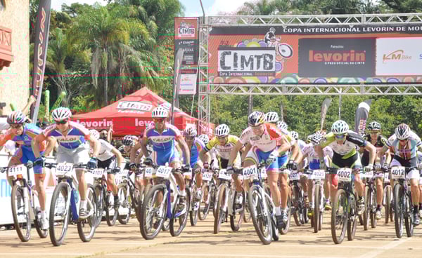 Empresa aumenta número de ônibus e trânsito é reestruturado para atender público da CIMTB