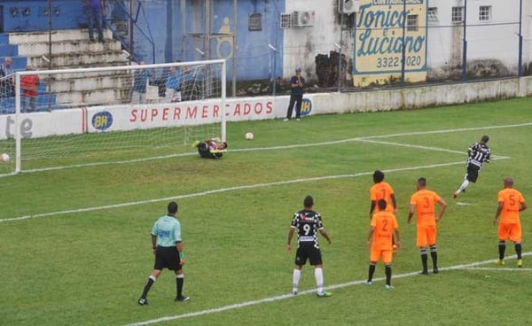 Ganso goleia, vence a primeira fora de casa, mas não passa para hexagonal