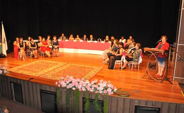 Entrega da Medalha Leonilda Montandon
