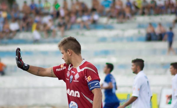Goleiro Neto se despede do Araxá