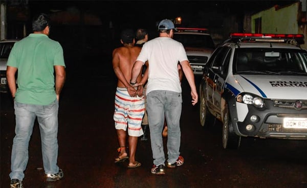 Roubo seguido de tentativa de homicídio em bar na rua Uberaba