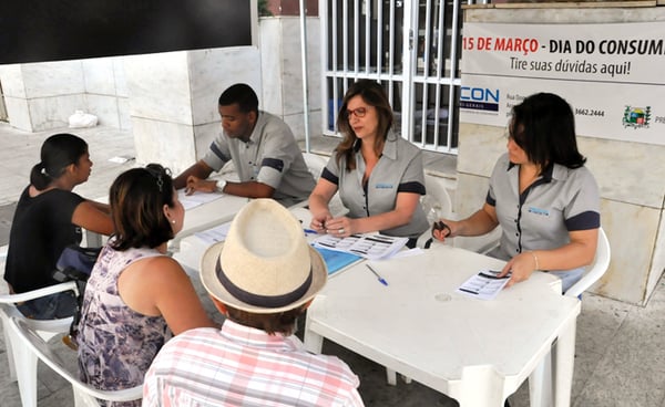 Procon faz atendimento especial no Calçadão no Dia do Consumidor