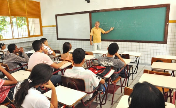 Governo de Minas Gerais nomeia mais 2.500 professores para a rede estadual de ensino