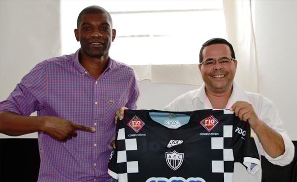 Ganso contrata o atacante Somália