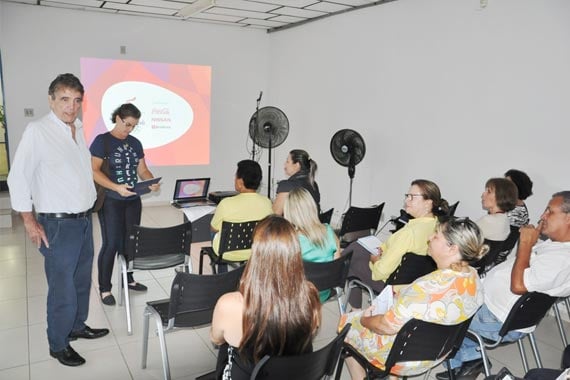 Prefeito e secretariado municipal se reúnem para apresentação do projeto da passagem da Tocha Olímpica