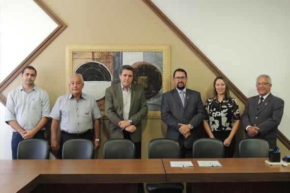 Uniaraxá, Fundação Cultural de Araxá e 33ª Subseção da OAB/MG assinam convênio