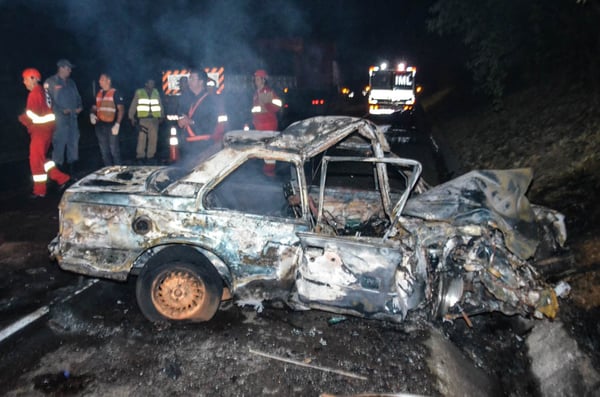 Motorista morre queimado em acidente próximo do trevo Araxá/BH