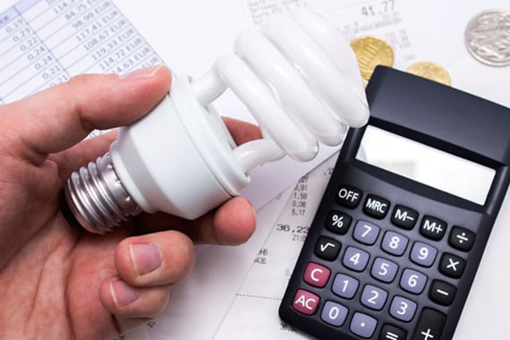 Conta de energia elétrica deve ficar mais barata a partir de hoje