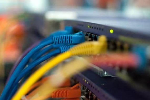 Anatel proíbe operadoras de banda larga fixa de limitar franquia de dados