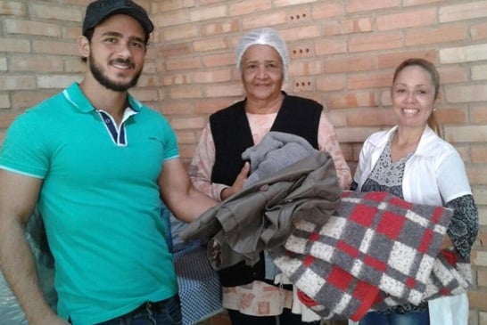 Alunos do Uniaraxá realizam segunda edição da Campanha do Agasalho