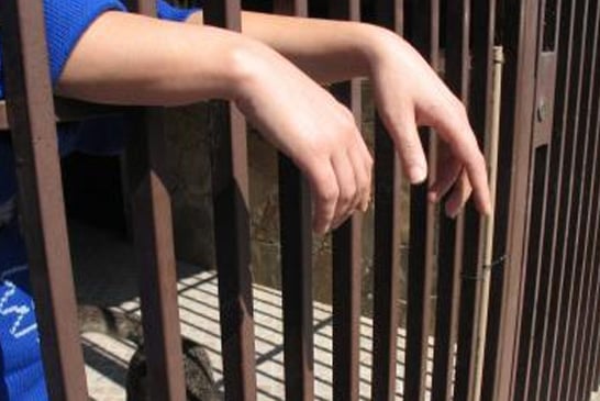 Adolescente que confessou abuso contra menino de 6 anos em Araxá acusa pai