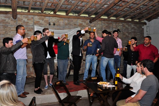 Libertas Bar chega ao primeiro mês com novidade